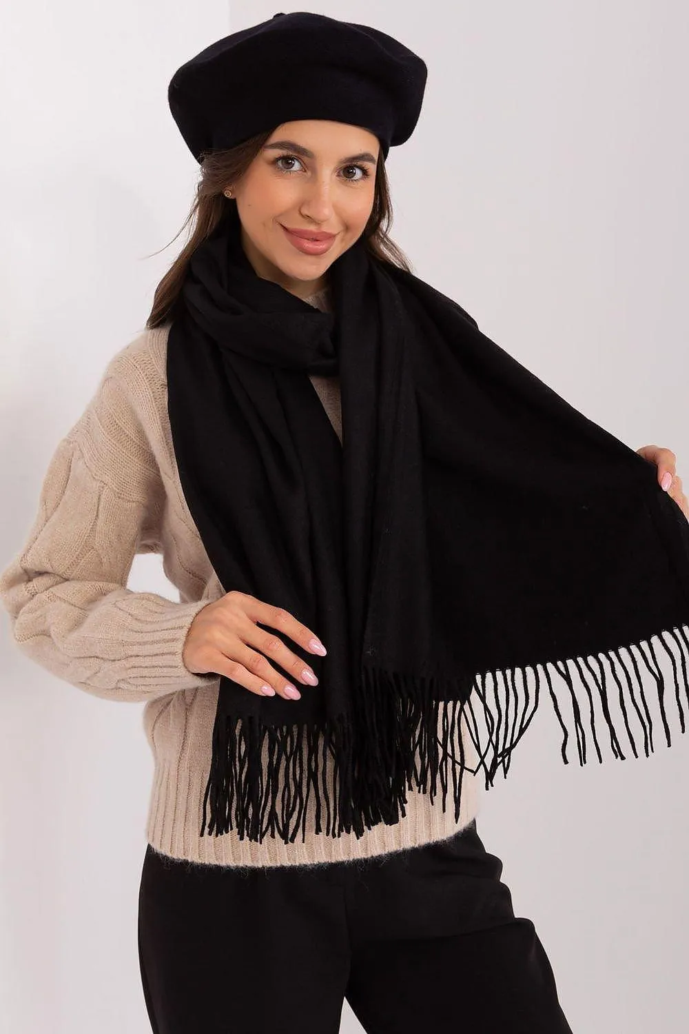 Chic Winter Wrap with Tassel Accents - Luxurious 100% Polyester, 196 cm Long