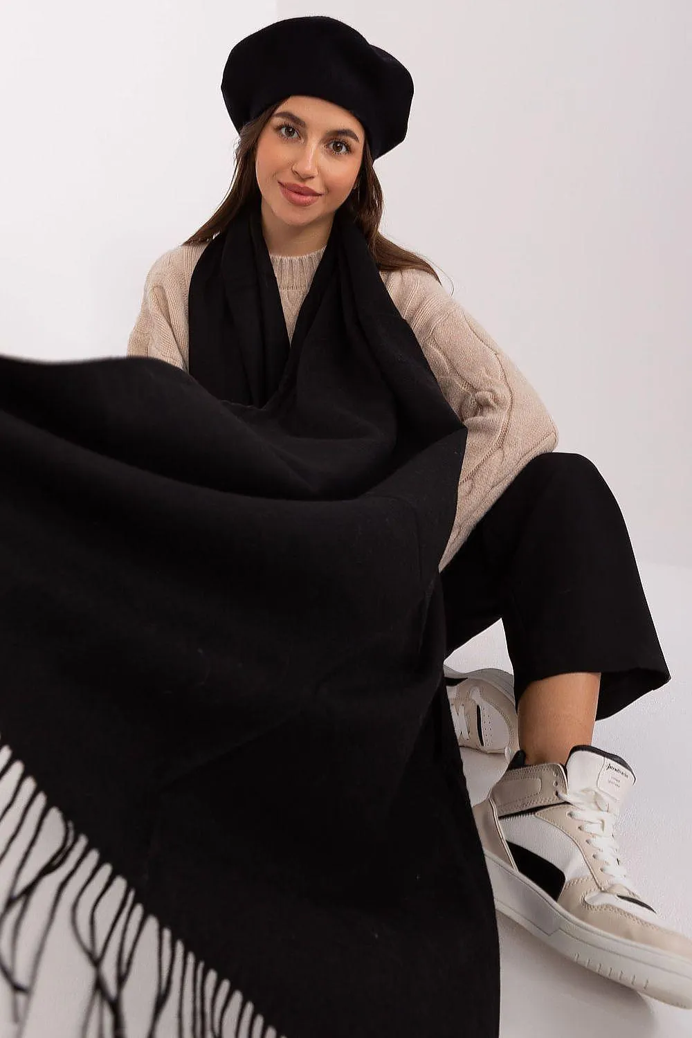 Chic Winter Wrap with Tassel Accents - Luxurious 100% Polyester, 196 cm Long