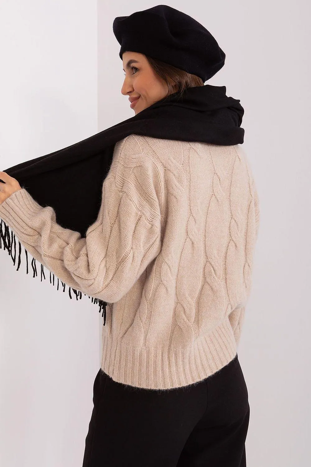 Chic Winter Wrap with Tassel Accents - Luxurious 100% Polyester, 196 cm Long