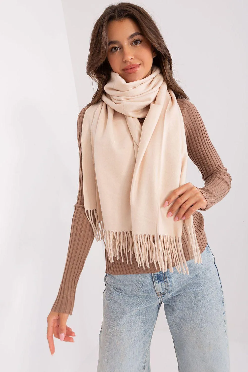 Chic Winter Wrap with Tassel Accents - Luxurious 100% Polyester, 196 cm Long