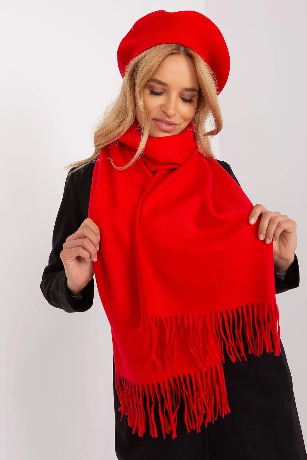 Chic Winter Wrap with Tassel Accents - Luxurious 100% Polyester, 196 cm Long