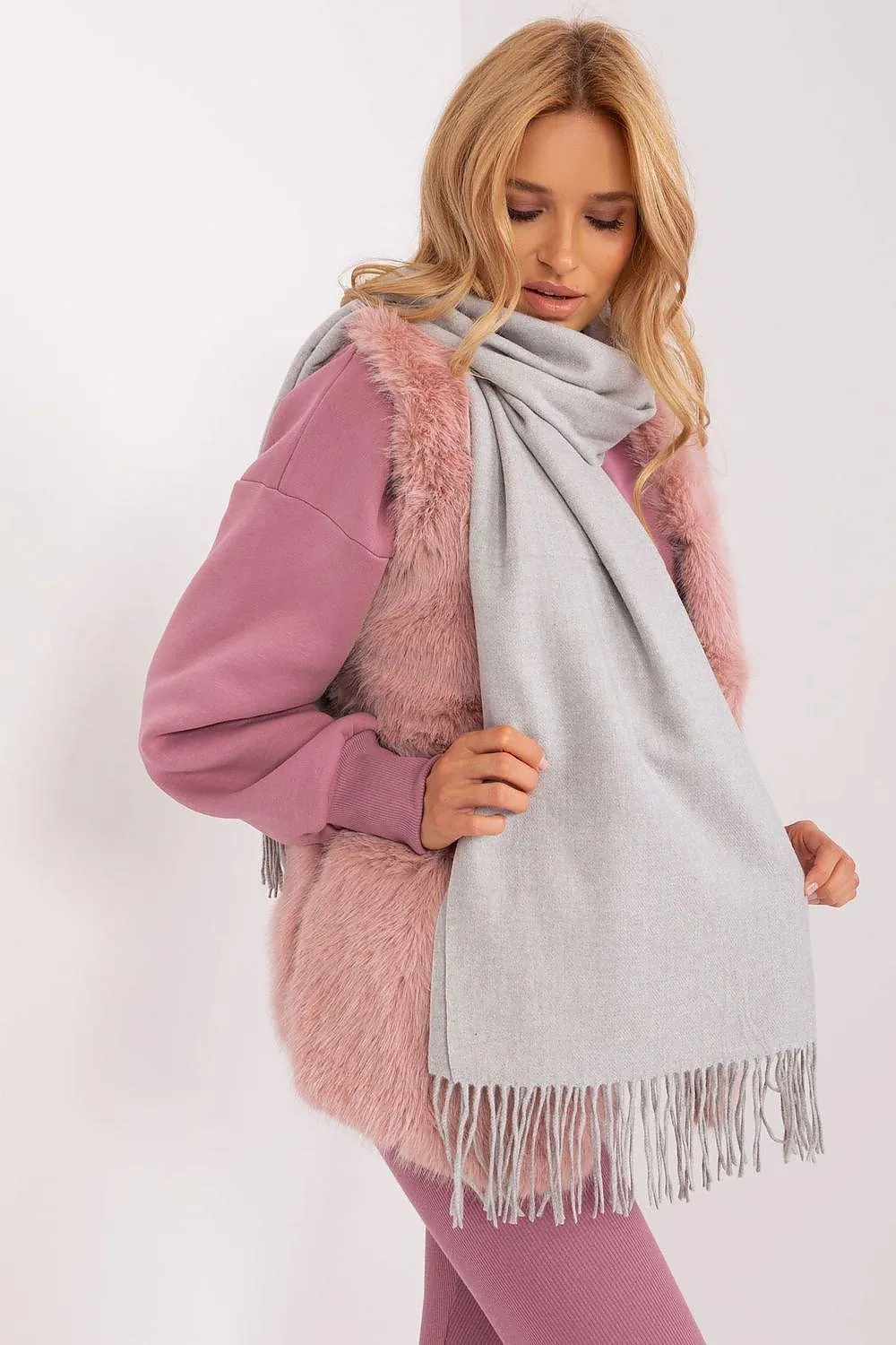 Chic Winter Wrap with Tassel Accents - Luxurious 100% Polyester, 196 cm Long