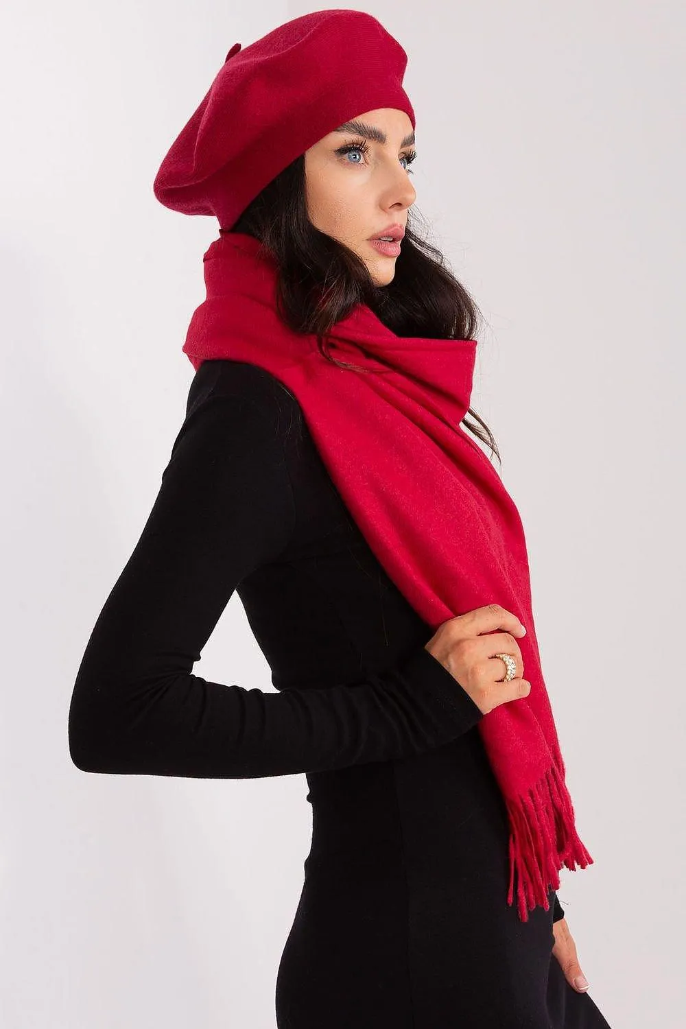 Chic Winter Wrap with Tassel Accents - Luxurious 100% Polyester, 196 cm Long