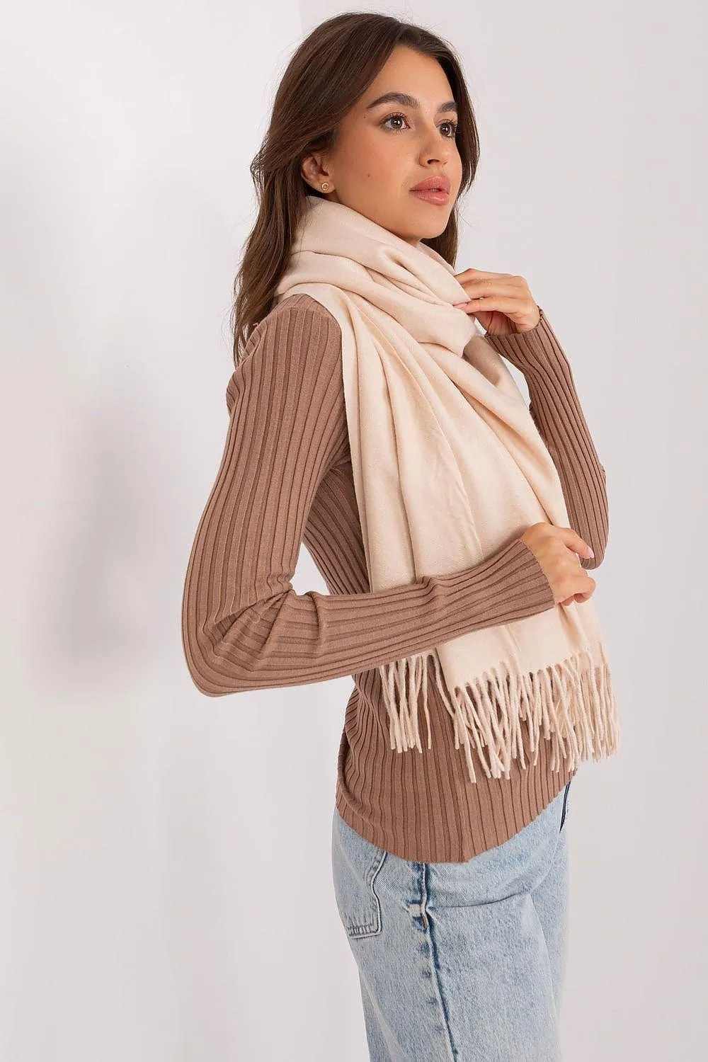 Chic Winter Wrap with Tassel Accents - Luxurious 100% Polyester, 196 cm Long