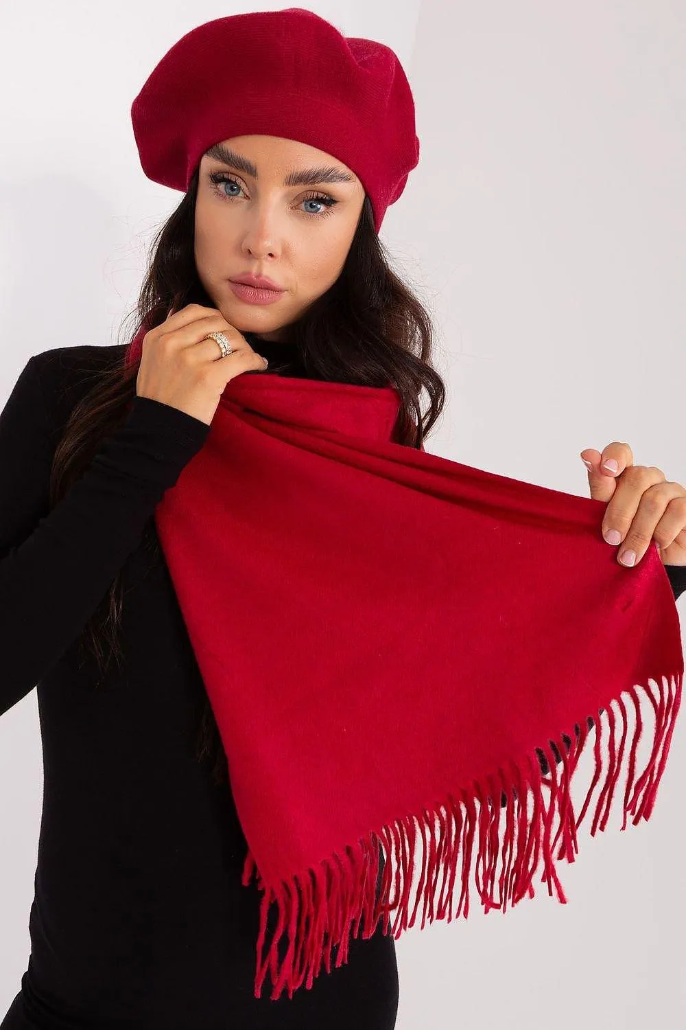 Chic Winter Wrap with Tassel Accents - Luxurious 100% Polyester, 196 cm Long