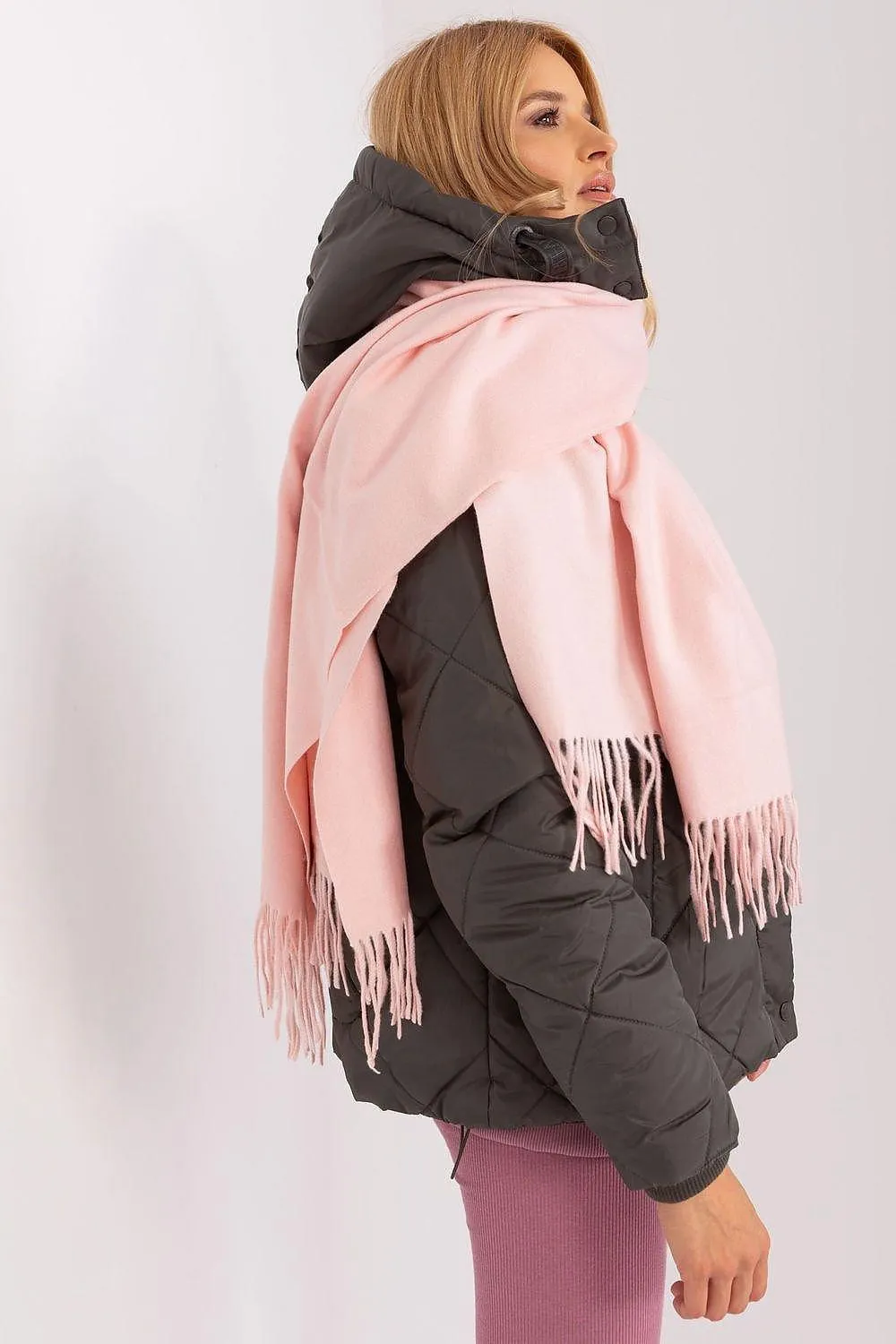 Chic Winter Wrap with Tassel Accents - Luxurious 100% Polyester, 196 cm Long