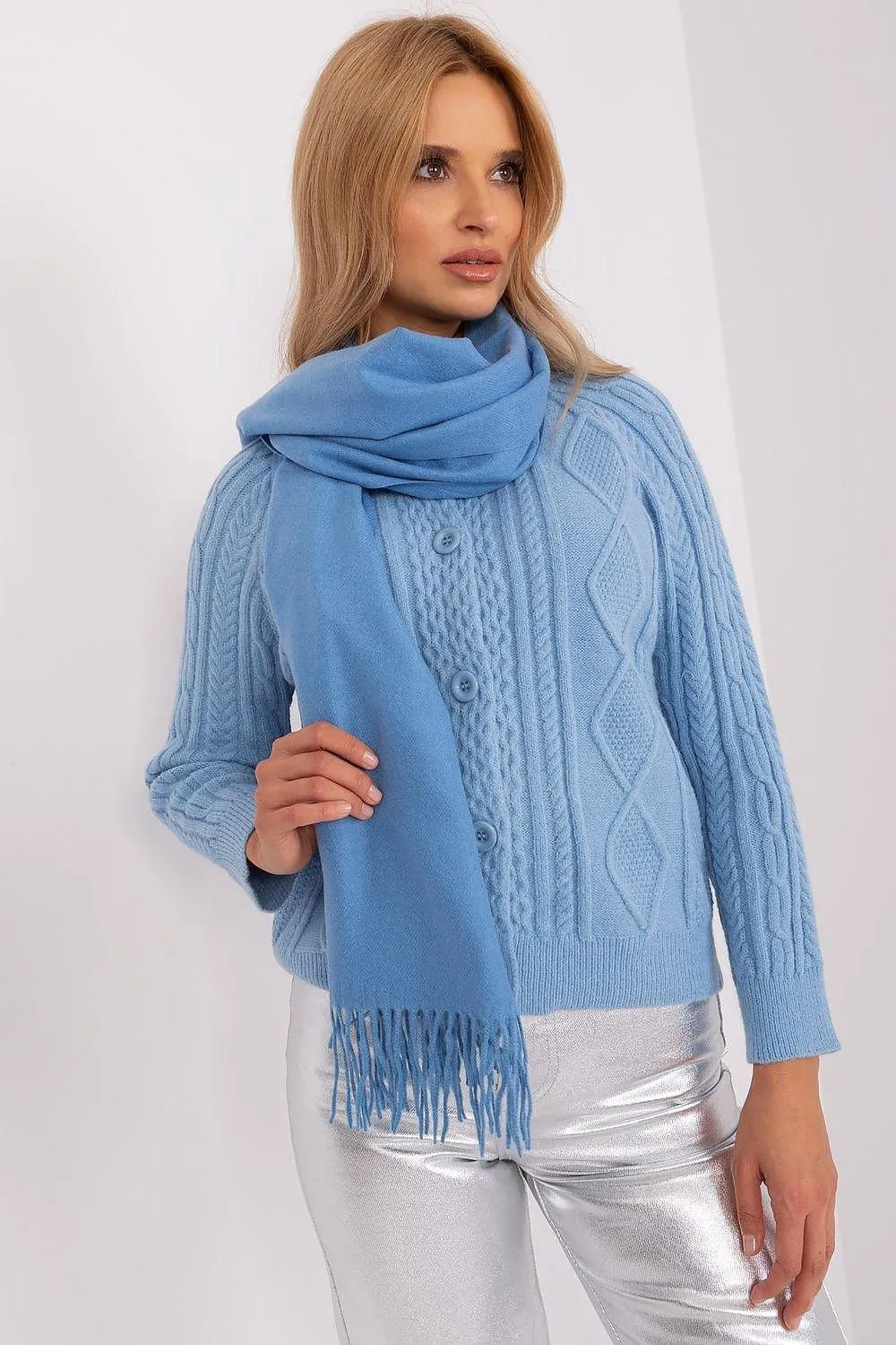 Chic Winter Wrap with Tassel Accents - Luxurious 100% Polyester, 196 cm Long