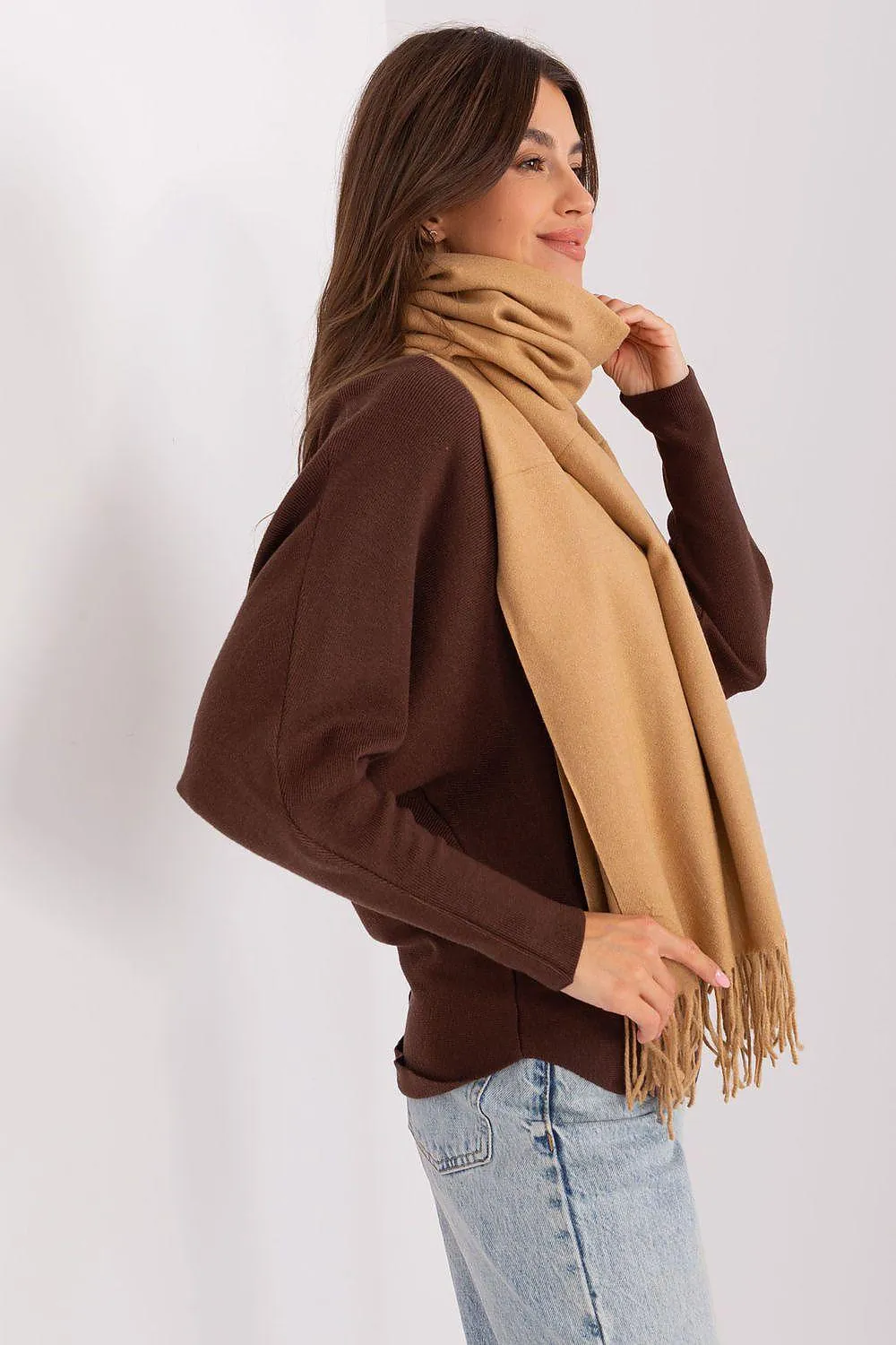 Chic Winter Wrap with Tassel Accents - Luxurious 100% Polyester, 196 cm Long