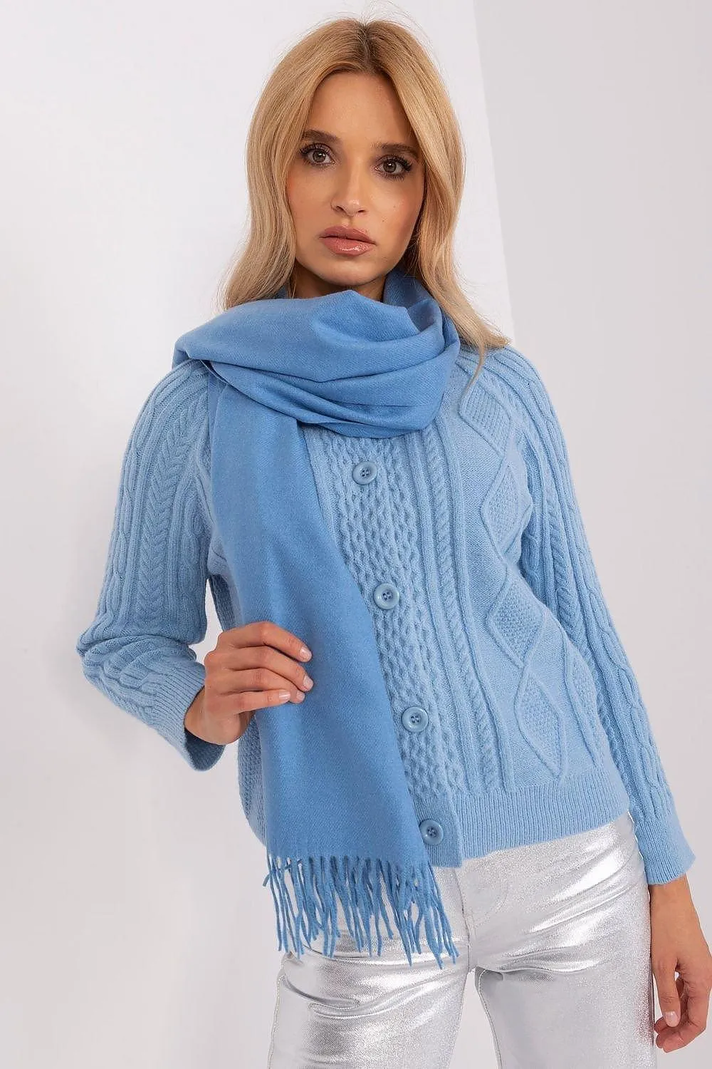 Chic Winter Wrap with Tassel Accents - Luxurious 100% Polyester, 196 cm Long