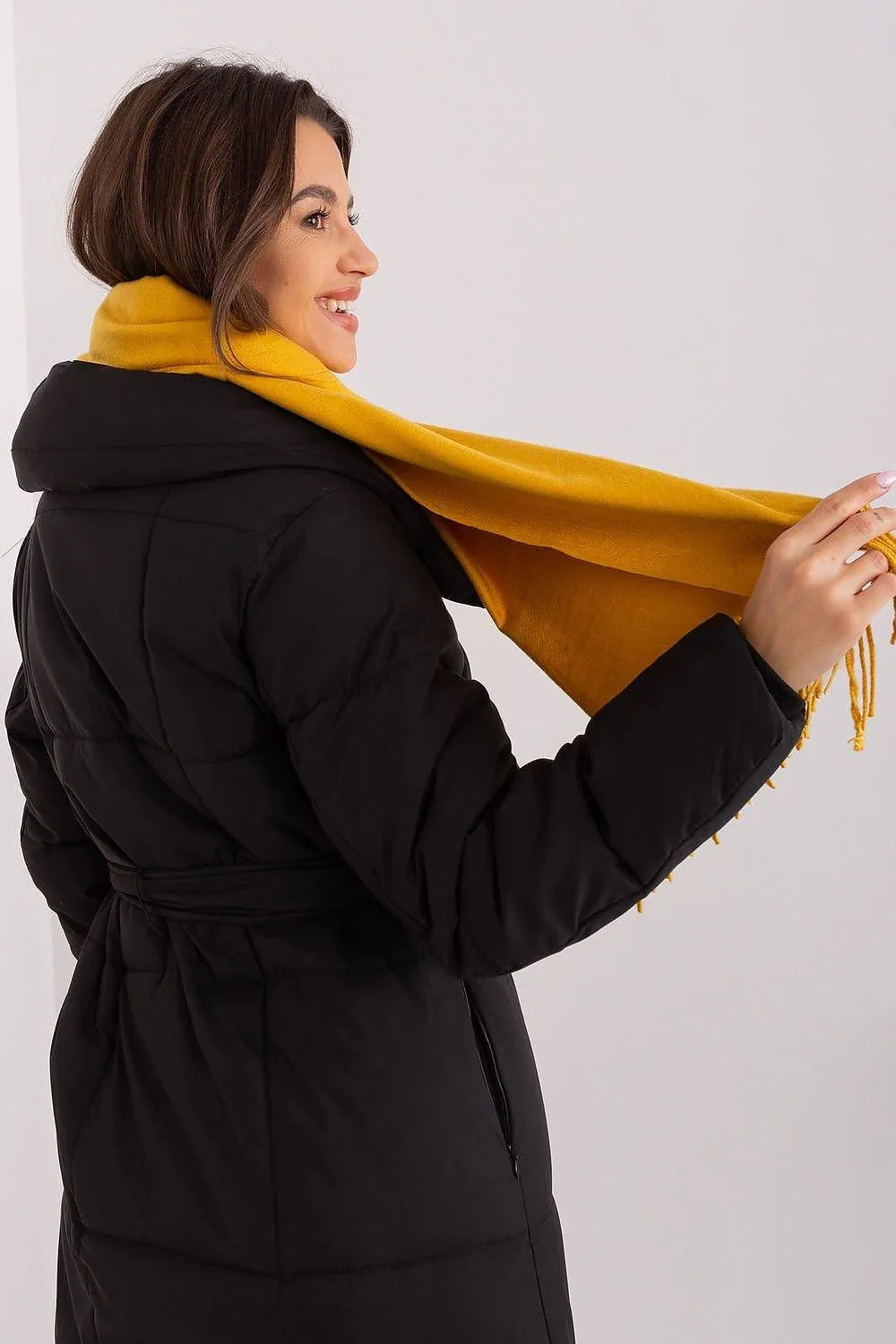 Chic Winter Wrap with Tassel Accents - Luxurious 100% Polyester, 196 cm Long