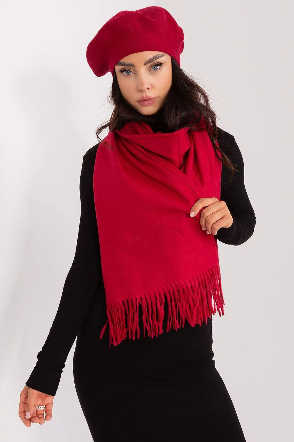 Chic Winter Wrap with Tassel Accents - Luxurious 100% Polyester, 196 cm Long